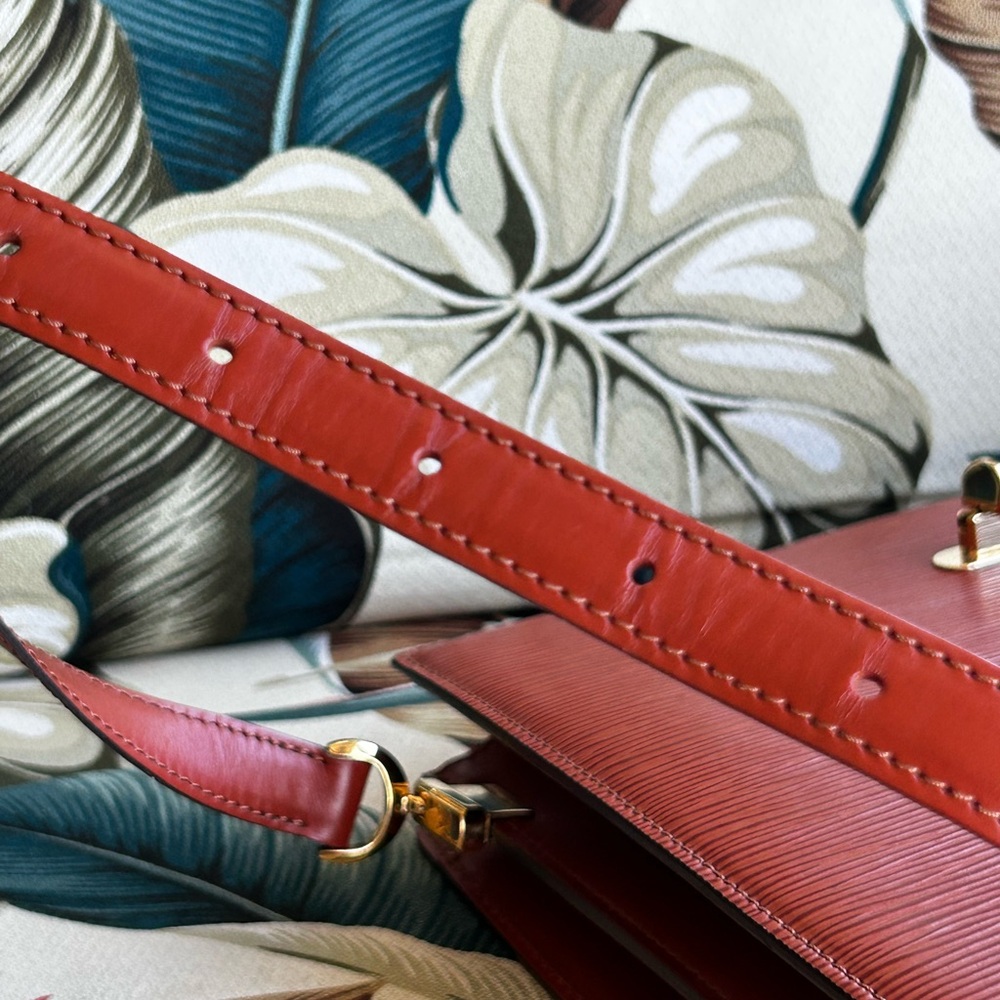 Louis Vuitton Vintage Capucines - Picture 16 of 17